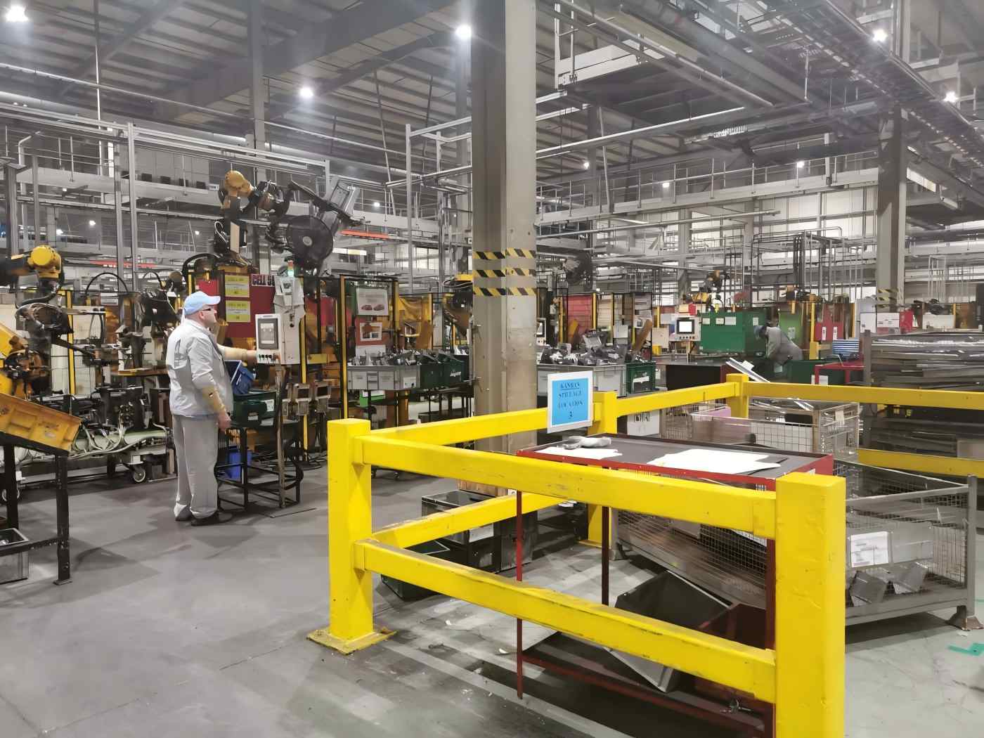 Cooperación con la principal fábrica británica de estampado de materiales de acero y aluminio